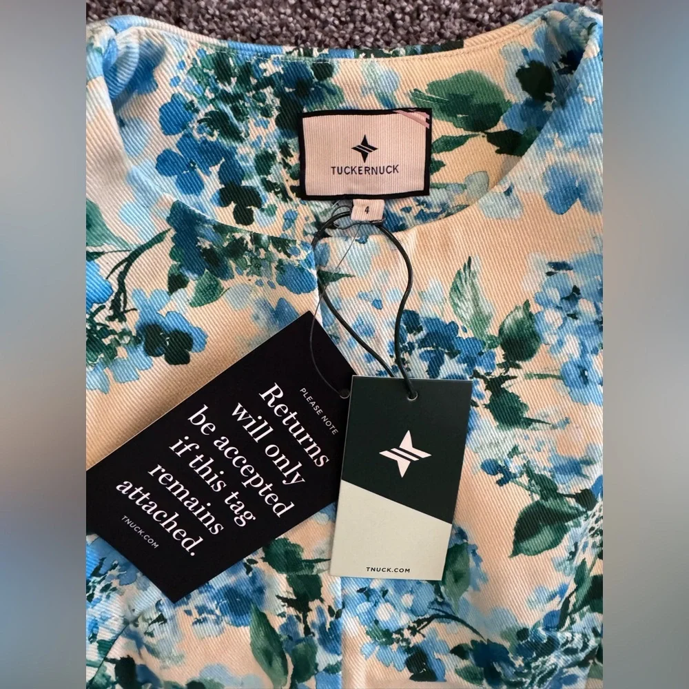 NWT - Tuckernuck - Water's Edge Hydrangea Rhoda Tunic Top - Size 4 - Picture 4 of 9